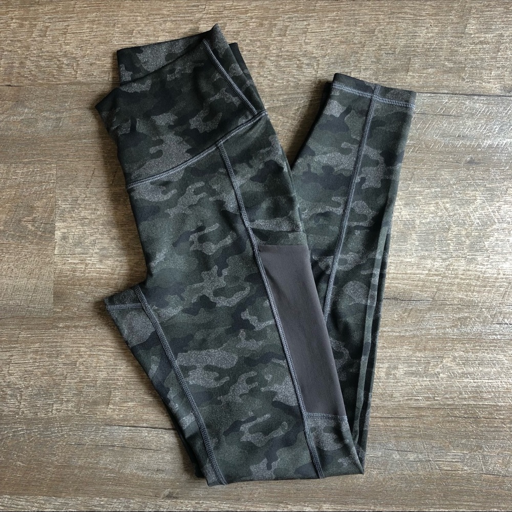 Fabletics On-the-go High Waisted Leggings